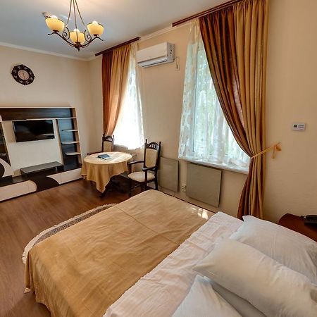 Aleksandria Hotel Kyiv Exterior photo
