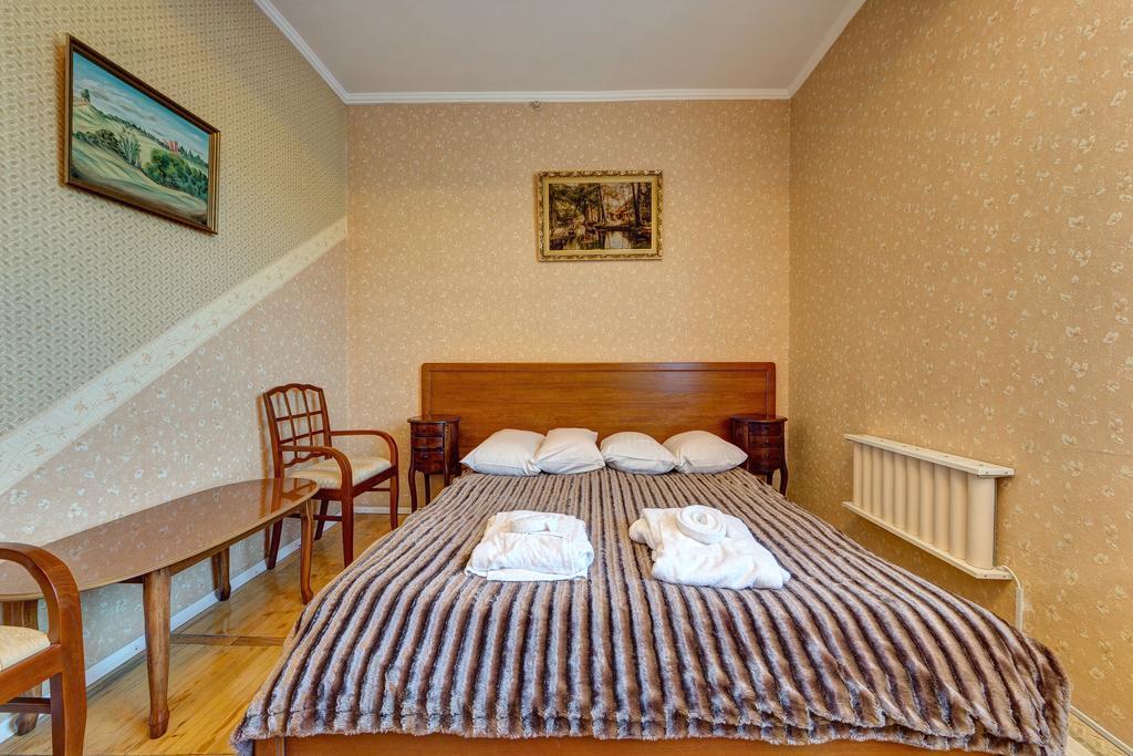 Aleksandria Hotel Kyiv Exterior photo