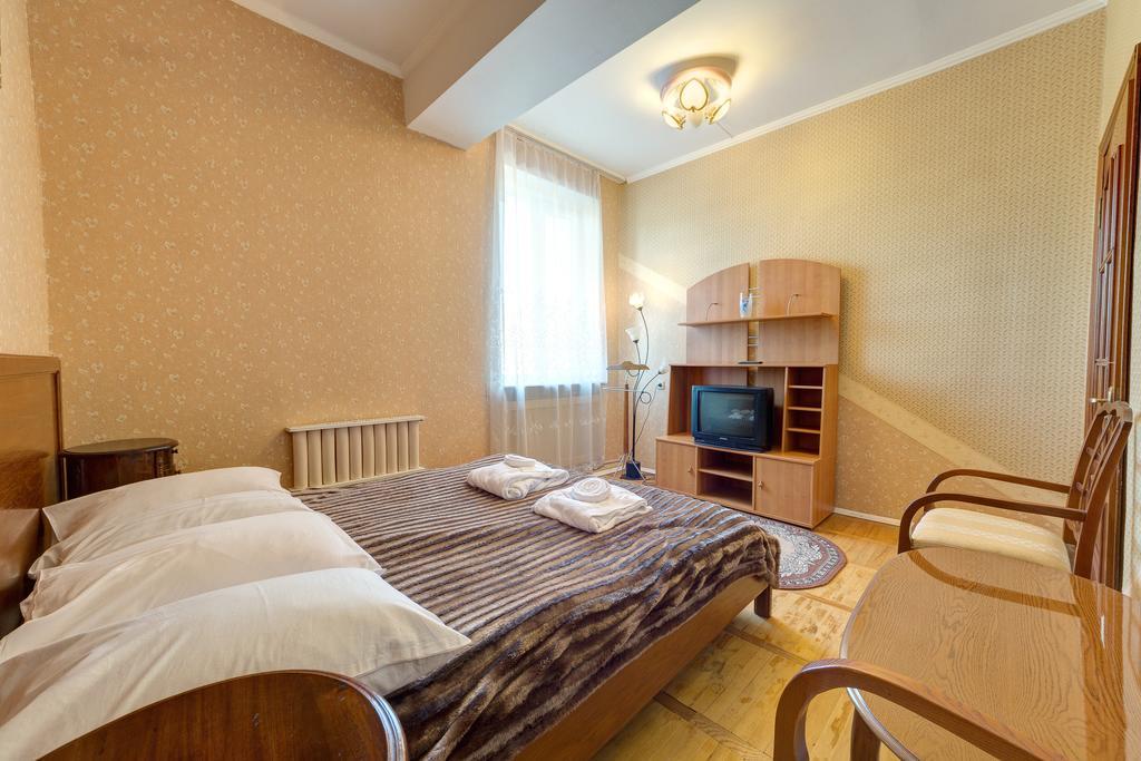 Aleksandria Hotel Kyiv Exterior photo
