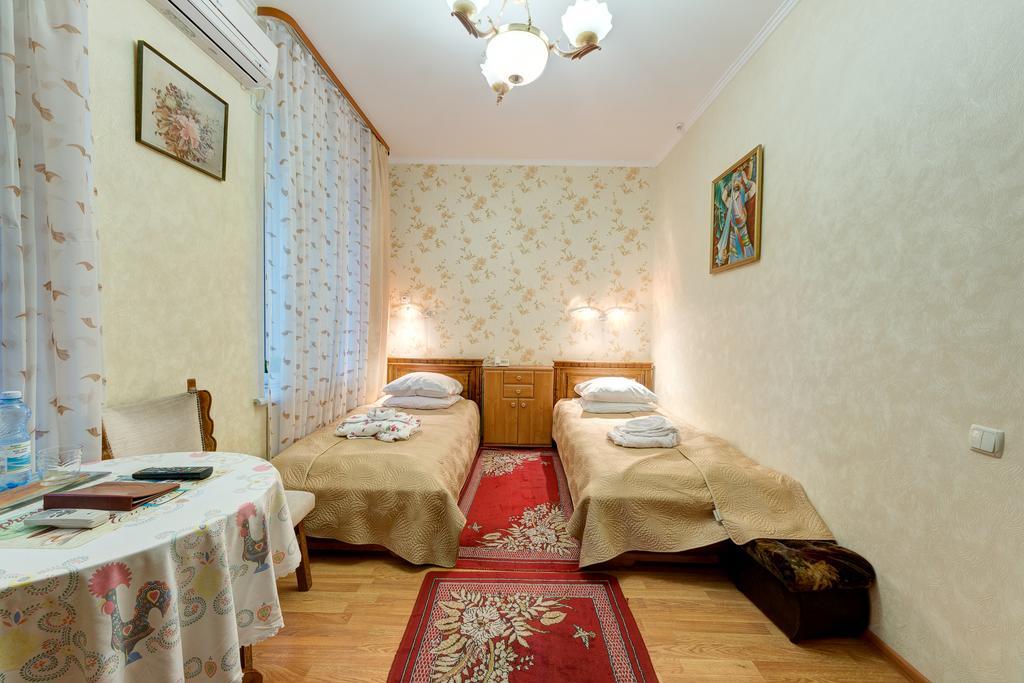 Aleksandria Hotel Kyiv Exterior photo