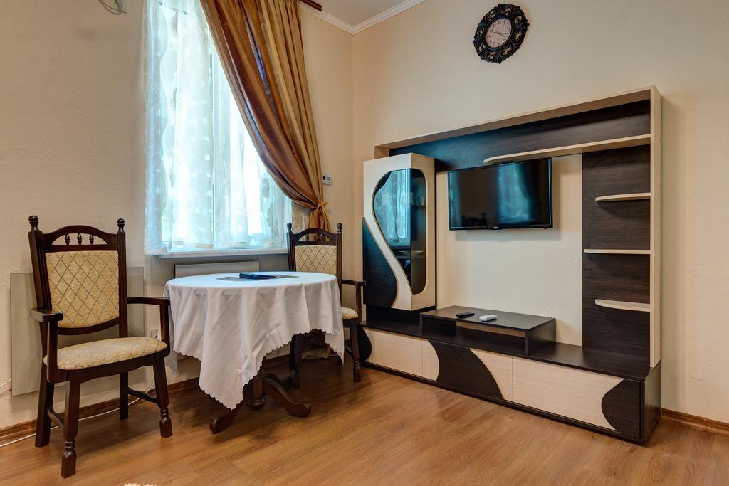 Aleksandria Hotel Kyiv Exterior photo