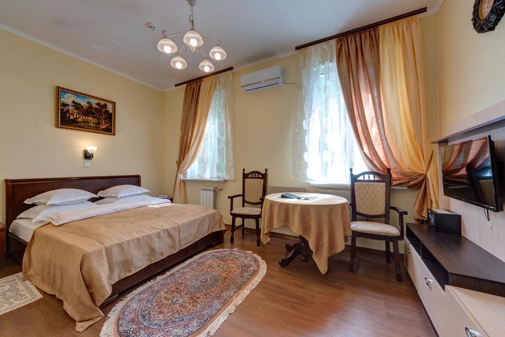 Aleksandria Hotel Kyiv Exterior photo