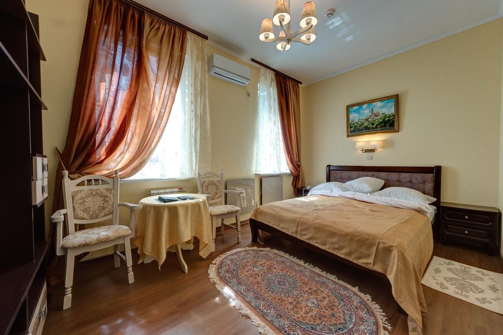 Aleksandria Hotel Kyiv Exterior photo