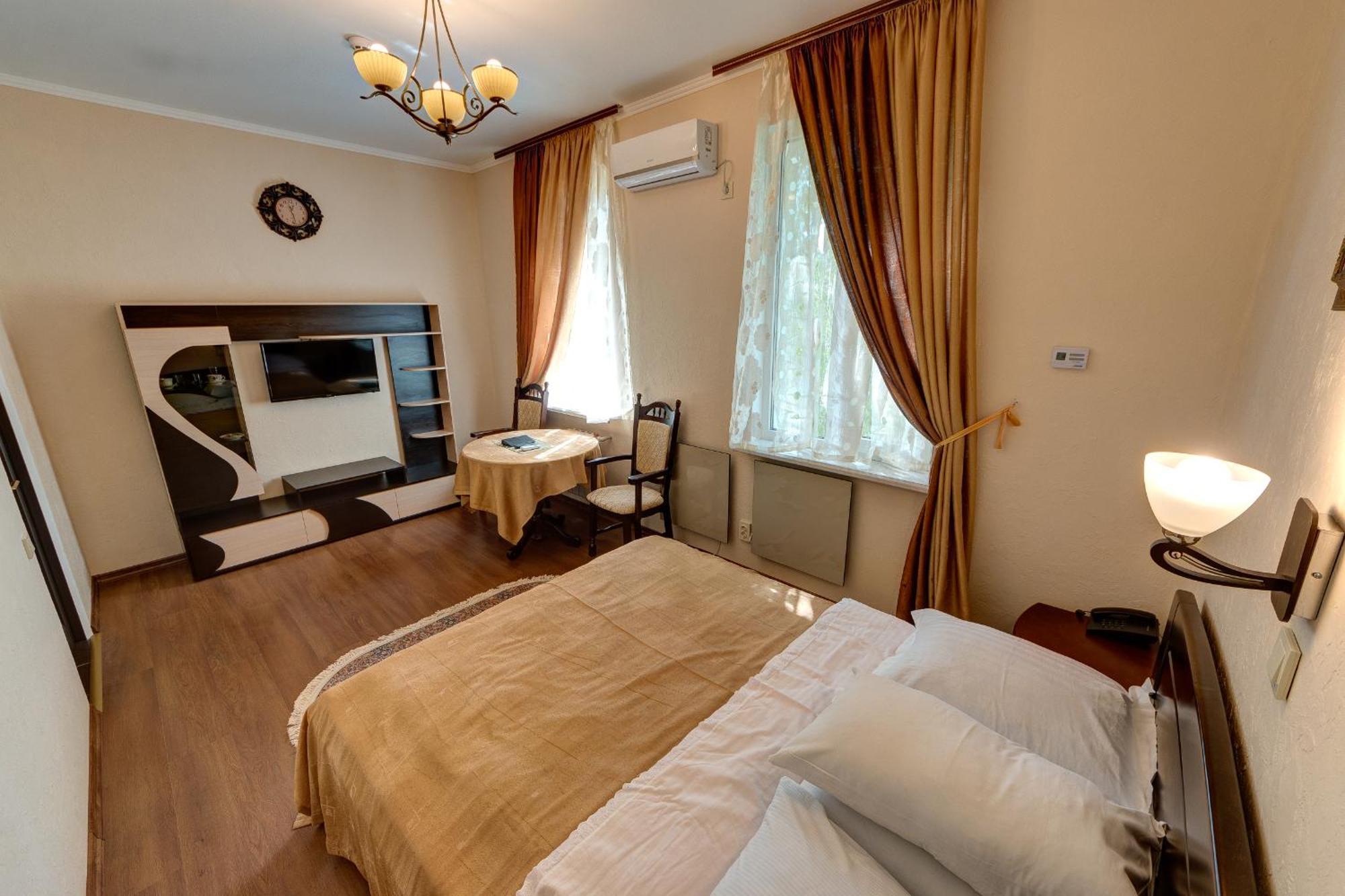 Aleksandria Hotel Kyiv Exterior photo
