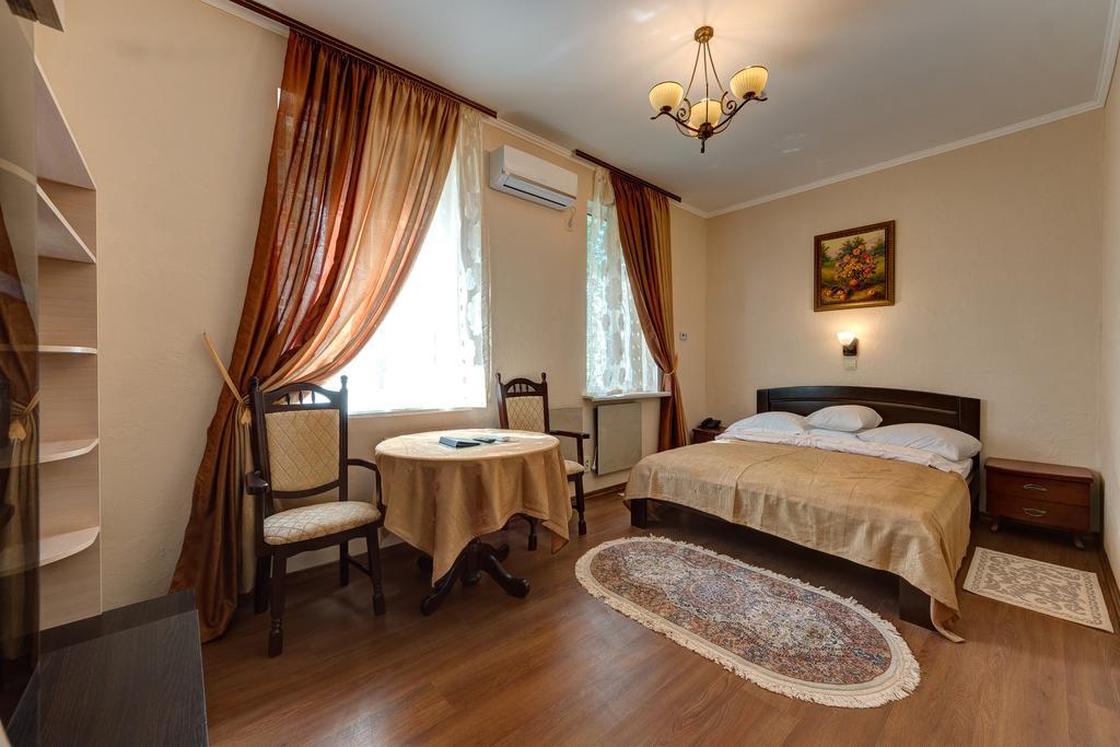 Aleksandria Hotel Kyiv Exterior photo