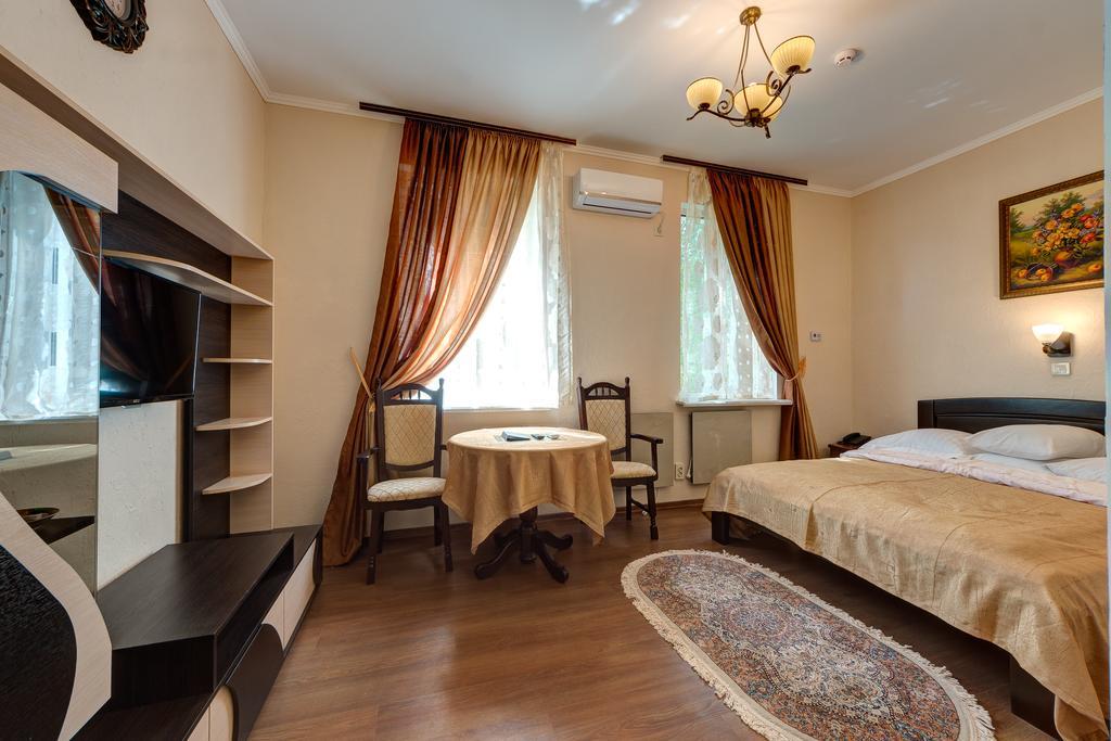 Aleksandria Hotel Kyiv Exterior photo